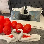Luxuroom