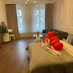 Luxuroom